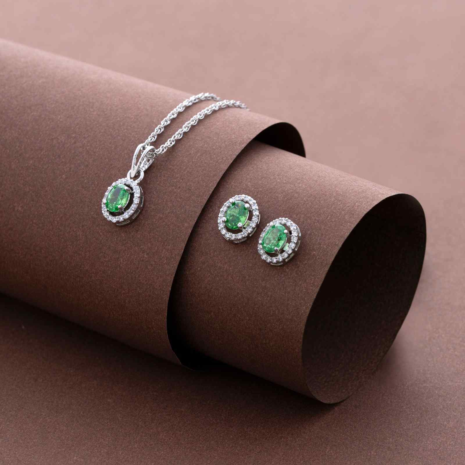925 Sterling Silver Green Emerald Oval Pendant Set with Earrings