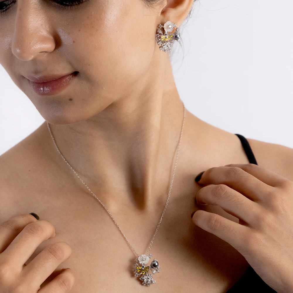 Floral Radiance Chain Pendant Set – 925 Silver