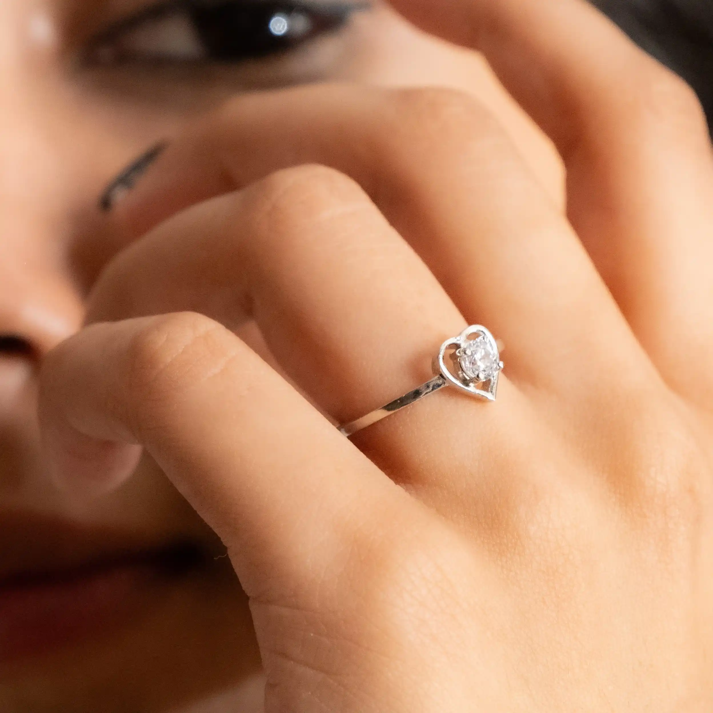 Reegalia HeartGlow Solitaire Ring – 925 Silver