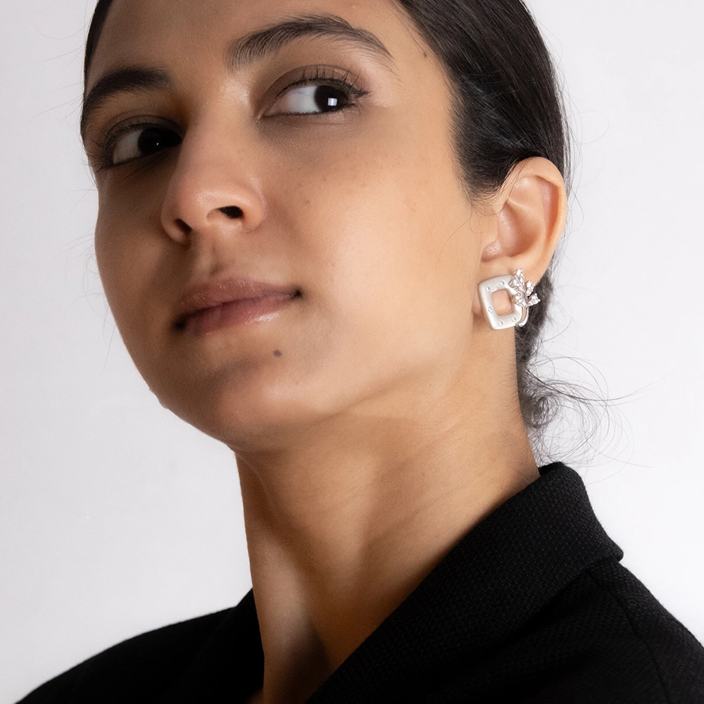 Reegalia Frosted Leaf Charm Earrings – 925 Silver