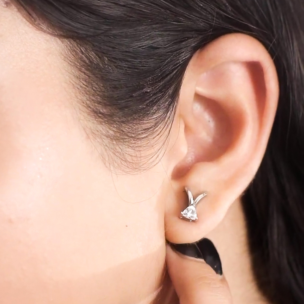 Reegalia Sterling Silver Solitaire Leaf Stud Earrings
