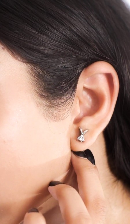 Reegalia Sterling Silver Solitaire Leaf Stud Earrings
