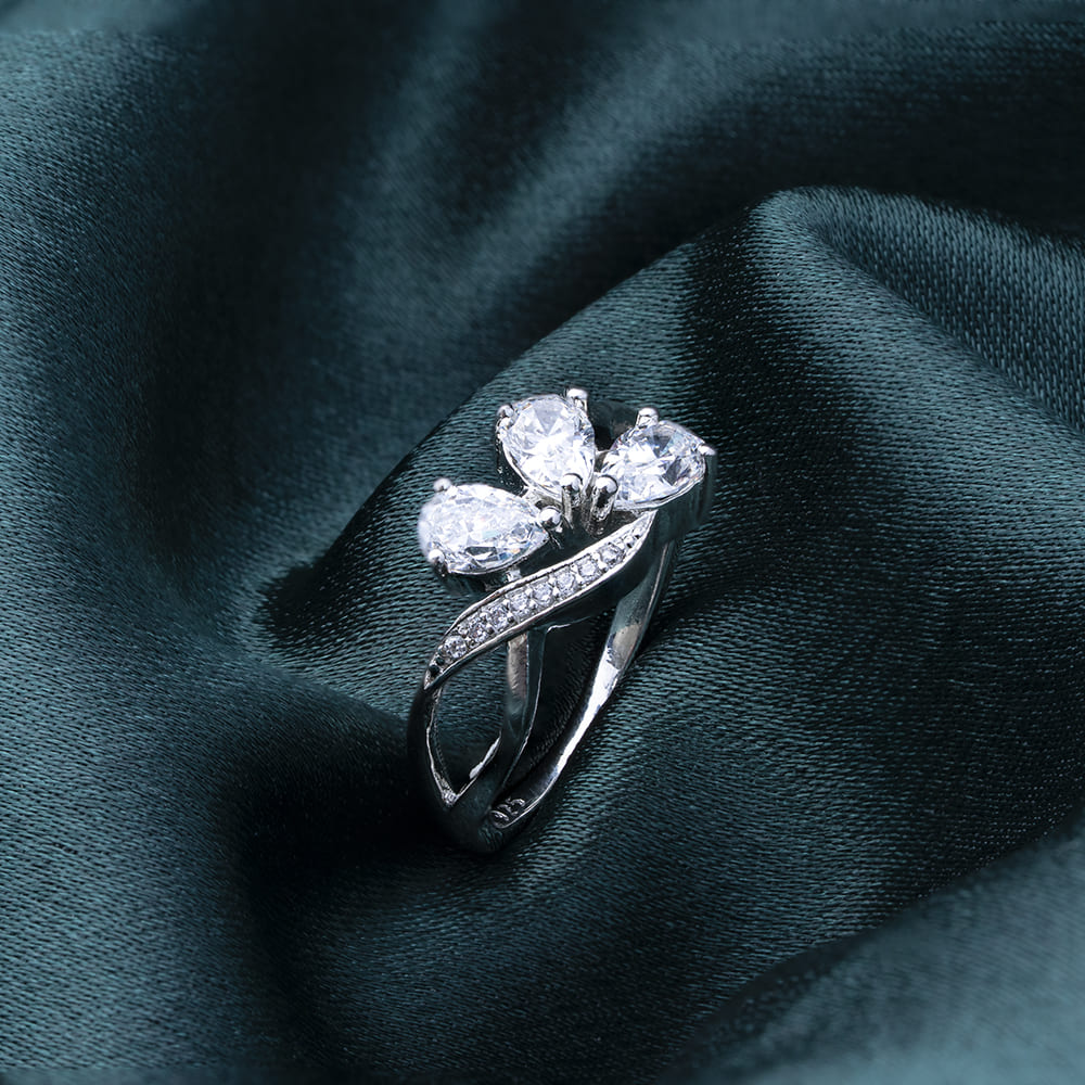 Reegalia Petal Whisper 925 Silver Ring