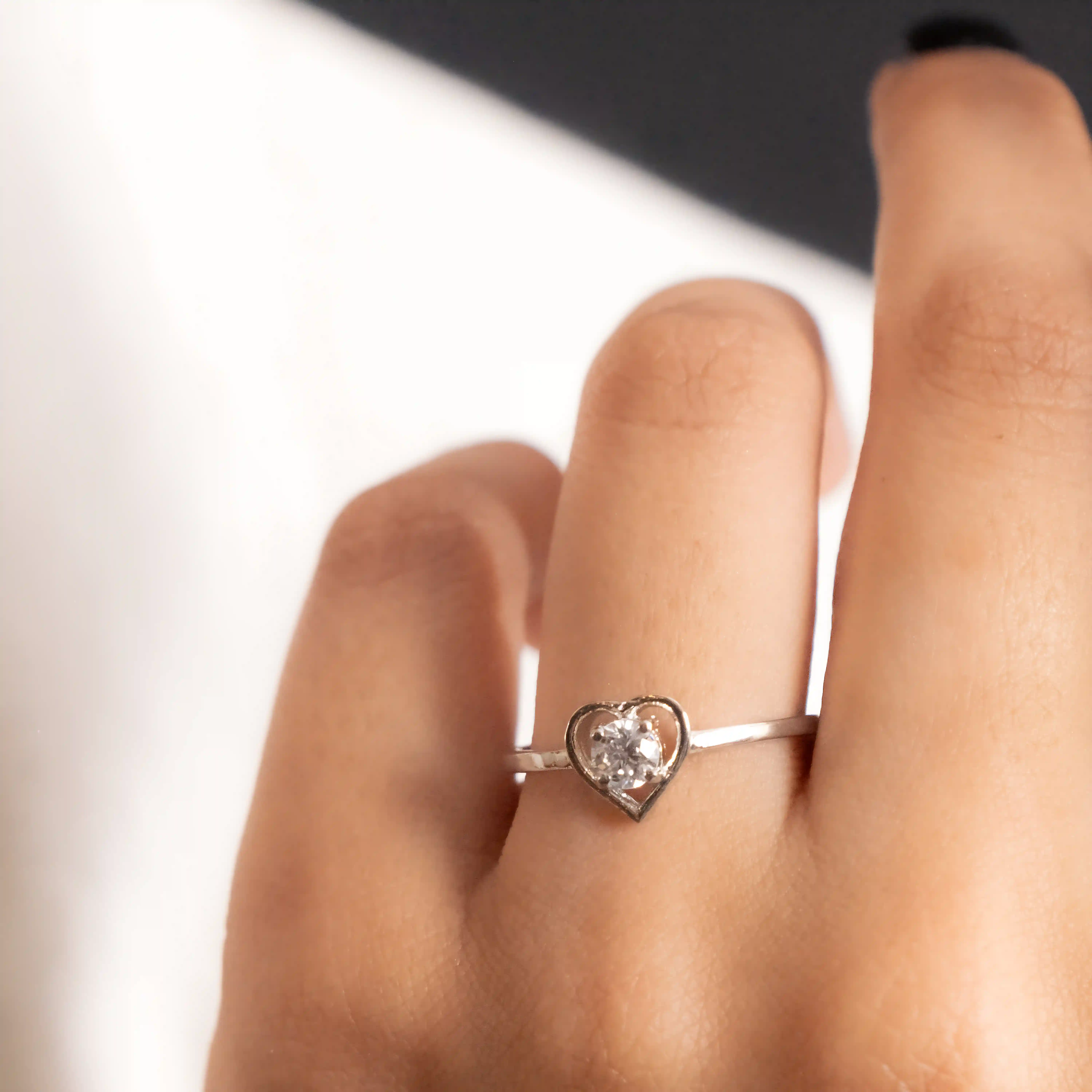 Reegalia HeartGlow Solitaire Ring – 925 Silver