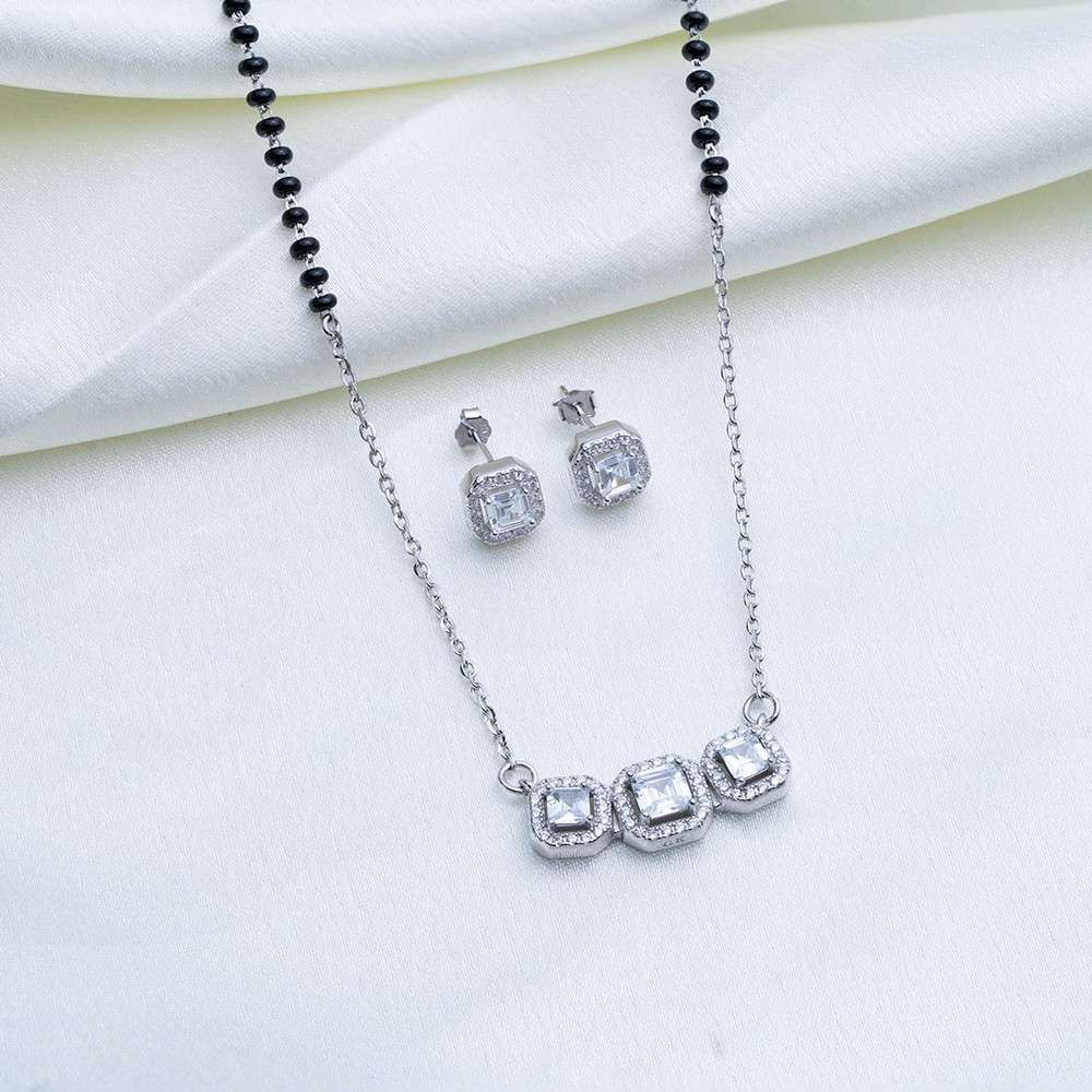 Cube Charm Mangalsutra Bracelet & Stud Earrings Set.