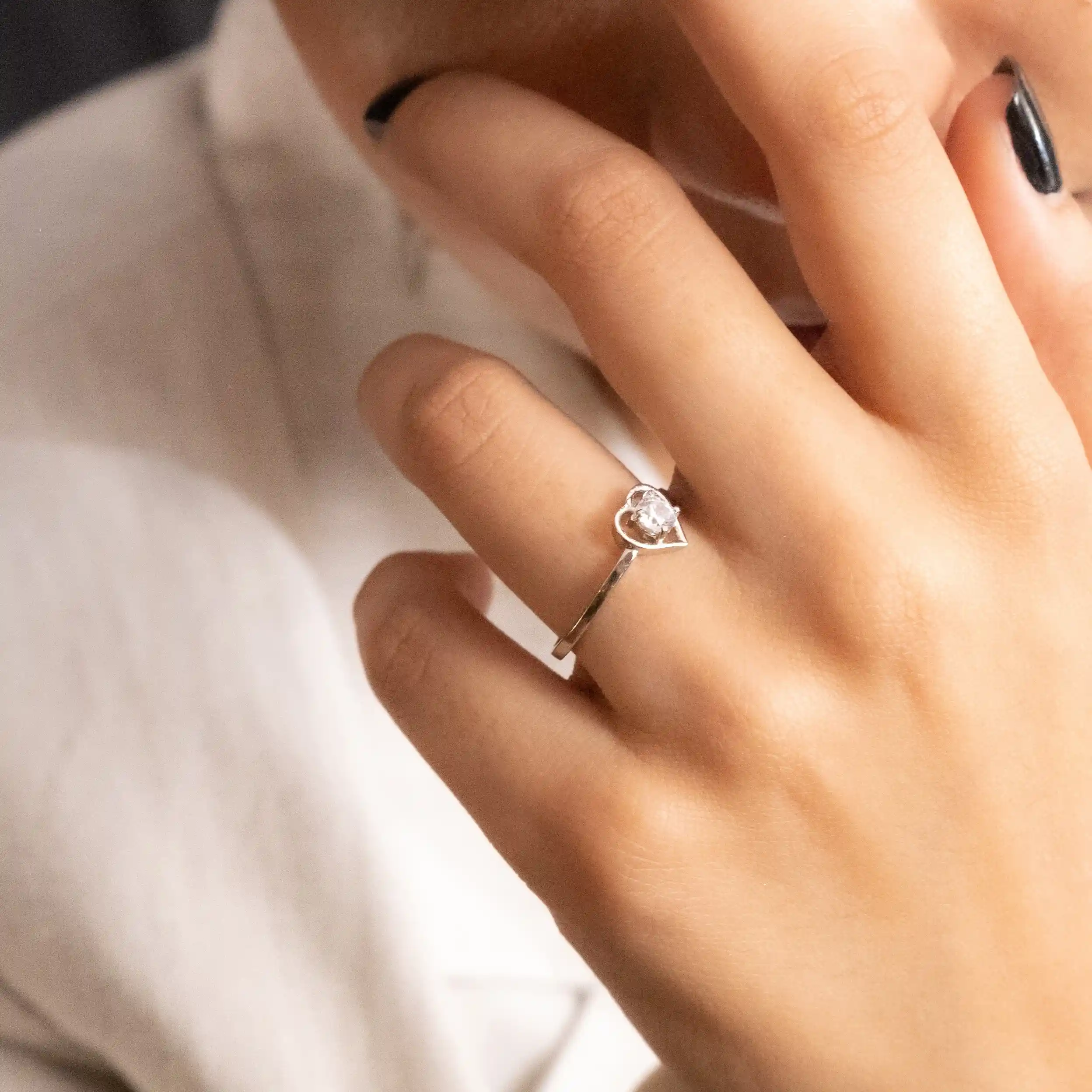 Reegalia HeartGlow Solitaire Ring – 925 Silver