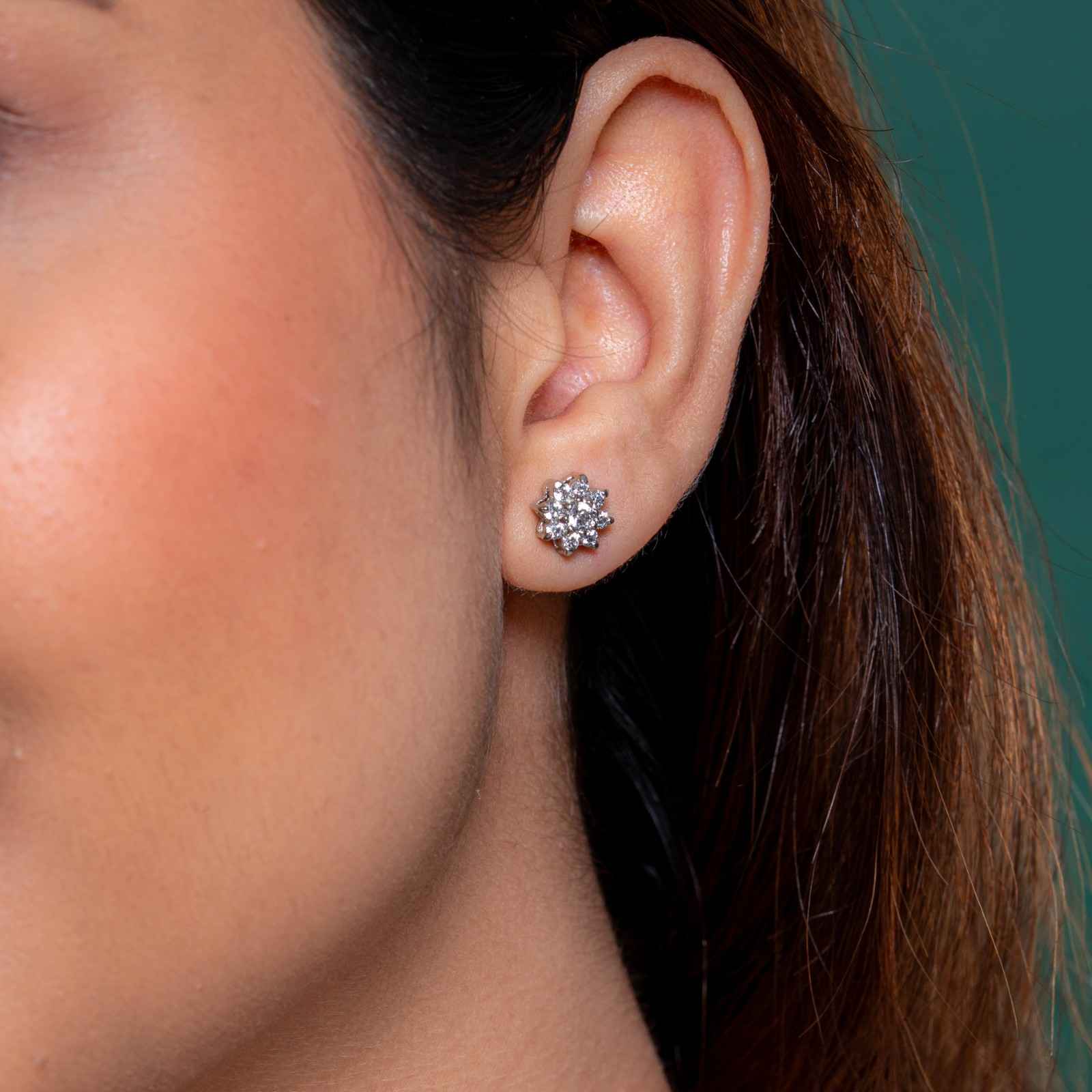 A beautiful 925 silver jewelry set consisting of a mangalsutra-style necklace and a pair of stud earrings.