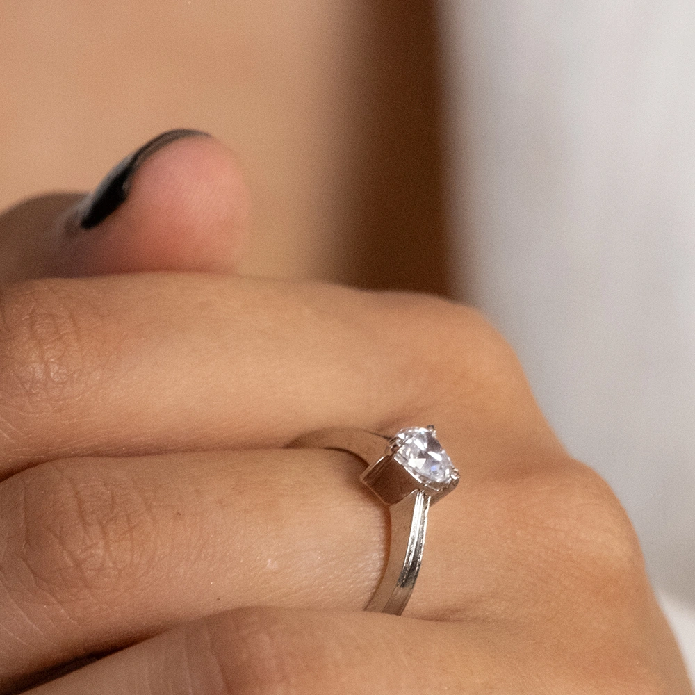 Reegalia Teardrop Radiance Ring – 925 Silver